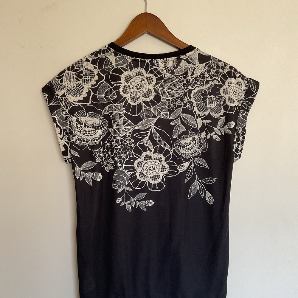 Adidas Black Cap Sleeve Graphic Tee - Picture 2 of 2